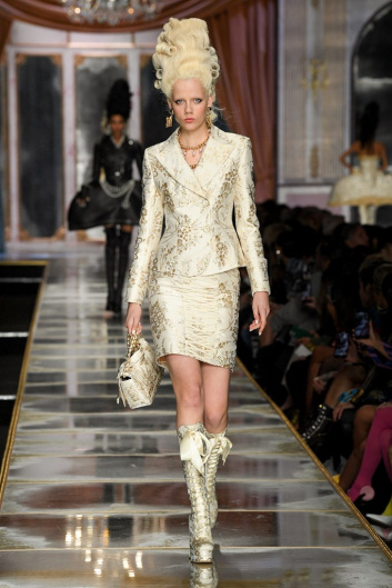 Fotoservizio/FW 20-21/WOMEN/SFILATA/MOSCHINO/DP2/6