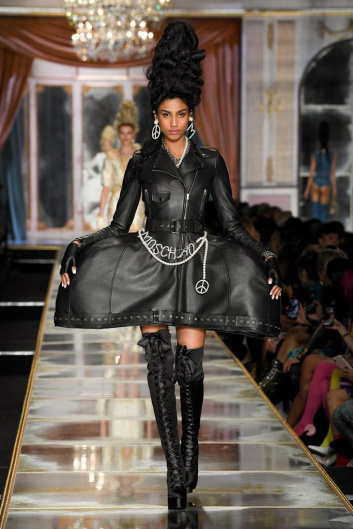 Fotoservizio/FW 20-21/WOMEN/SFILATA/MOSCHINO/DP2/7