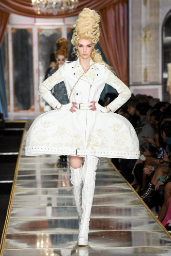 Fotoservizio/FW 20-21/WOMEN/SFILATA/MOSCHINO/DP2/2