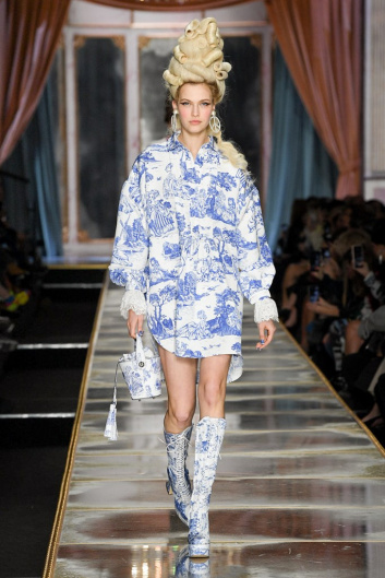 Fotoservizio/FW 20-21/WOMEN/SFILATA/MOSCHINO/DP2/3