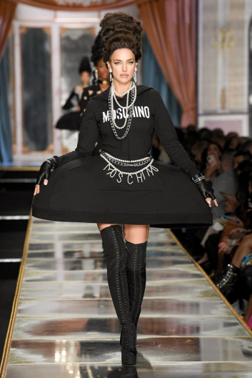 Fotoservizio/FW 20-21/WOMEN/SFILATA/MOSCHINO/DP2/6