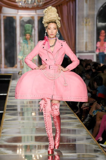 Fotoservizio/FW 20-21/WOMEN/SFILATA/MOSCHINO/DP2/10
