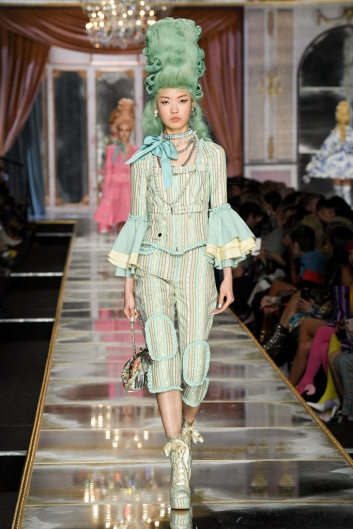 Fotoservizio/FW 20-21/WOMEN/SFILATA/MOSCHINO/DP2/11