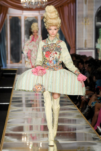 Fotoservizio/FW 20-21/WOMEN/SFILATA/MOSCHINO/DP2/2
