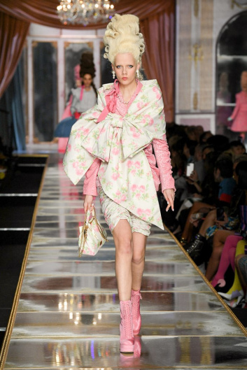 Fotoservizio/FW 20-21/WOMEN/SFILATA/MOSCHINO/DP2/3