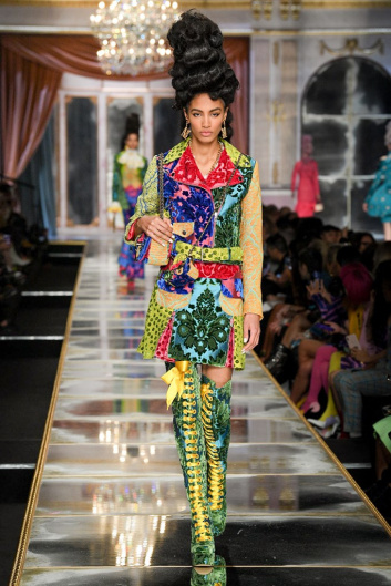 Fotoservizio/FW 20-21/WOMEN/SFILATA/MOSCHINO/DP2/2