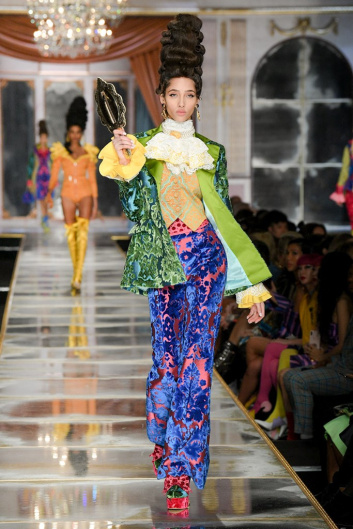 Fotoservizio/FW 20-21/WOMEN/SFILATA/MOSCHINO/DP2/3