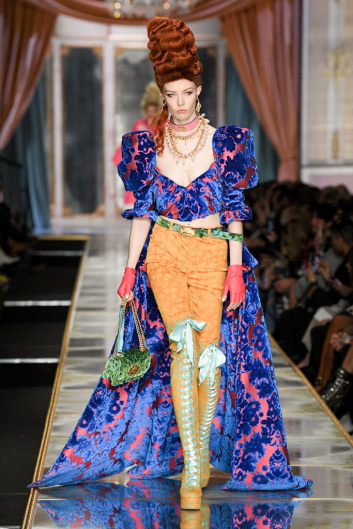 Fotoservizio/FW 20-21/WOMEN/SFILATA/MOSCHINO/DP2/6