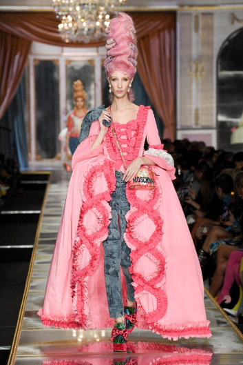 Fotoservizio/FW 20-21/WOMEN/SFILATA/MOSCHINO/DP2/5