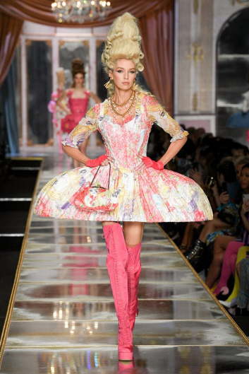 Fotoservizio/FW 20-21/WOMEN/SFILATA/MOSCHINO/DP2/7