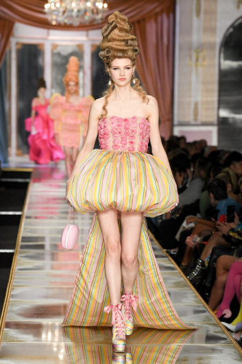 Fotoservizio/FW 20-21/WOMEN/SFILATA/MOSCHINO/DP2/12