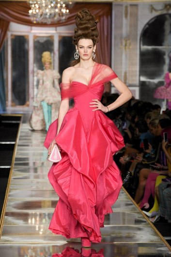 Fotoservizio/FW 20-21/WOMEN/SFILATA/MOSCHINO/DP2/14