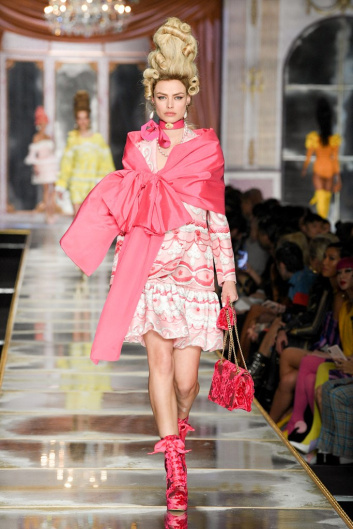 Fotoservizio/FW 20-21/WOMEN/SFILATA/MOSCHINO/DP2/7