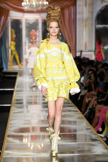 Fotoservizio/FW 20-21/WOMEN/SFILATA/MOSCHINO/DP2/8