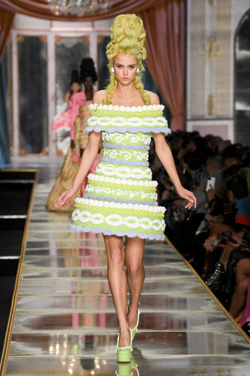 Fotoservizio/FW 20-21/WOMEN/SFILATA/MOSCHINO/DP2/3