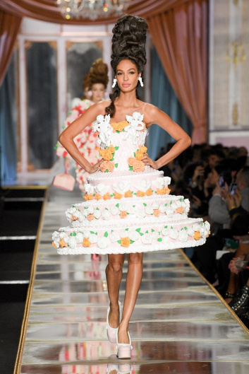 Fotoservizio/FW 20-21/WOMEN/SFILATA/MOSCHINO/DP2/6