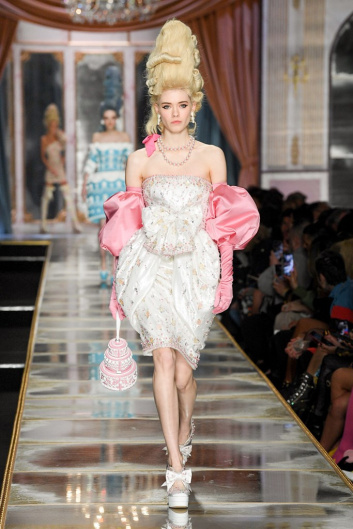 Fotoservizio/FW 20-21/WOMEN/SFILATA/MOSCHINO/DP2/0