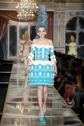 Fotoservizio/FW 20-21/WOMEN/SFILATA/MOSCHINO/DP2/1