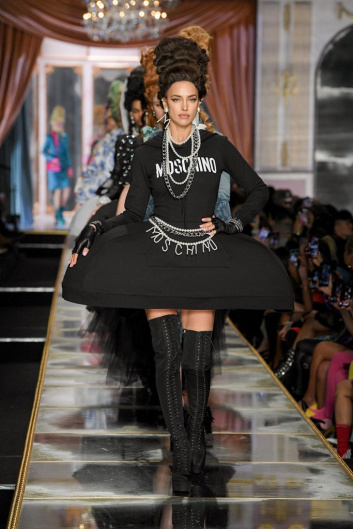 Fotoservizio/FW 20-21/WOMEN/SFILATA/MOSCHINO/DP2/66