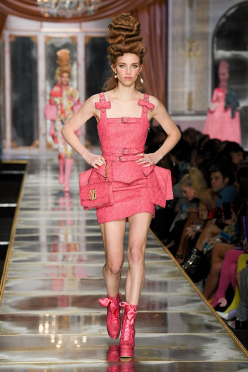 Fotoservizio/FW 20-21/WOMEN/SFILATA/MOSCHINO/DP2/35