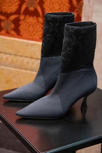 Fotoservizio/FW 20-21/WOMEN/PRESENTAZIONE/CASADEI/DP2/3