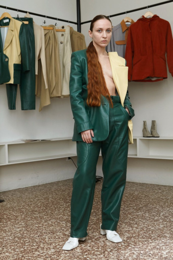 Fotoservizio/FW 20-21/WOMEN/PRESENTAZIONE/DARIN HACHEM/DP2/2
