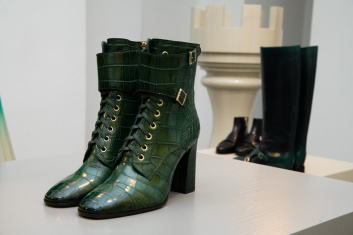 Fotoservizio/FW 20-21/WOMEN/PRESENTAZIONE/SANTONI/DP2/6