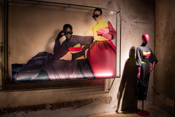 Fotoservizio/FW 20-21/WOMEN/PRESENTAZIONE/ROMEO GIGLI/DP2/11