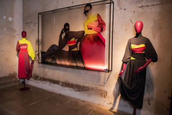 Fotoservizio/FW 20-21/WOMEN/PRESENTAZIONE/ROMEO GIGLI/DP2/14