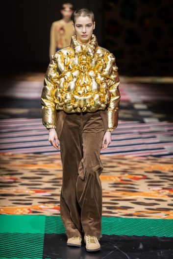 Fotoservizio/FW 20-21/WOMEN/PRESENTAZIONE/UNITED COLORS OF BENETTON/DP2/14