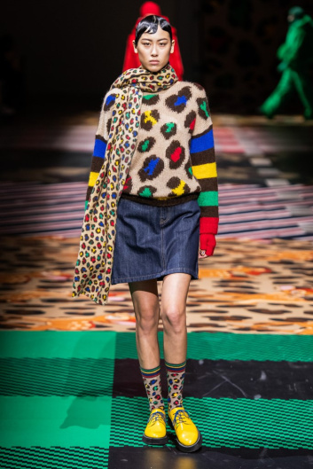 Fotoservizio/FW 20-21/WOMEN/PRESENTAZIONE/UNITED COLORS OF BENETTON/DP2/16