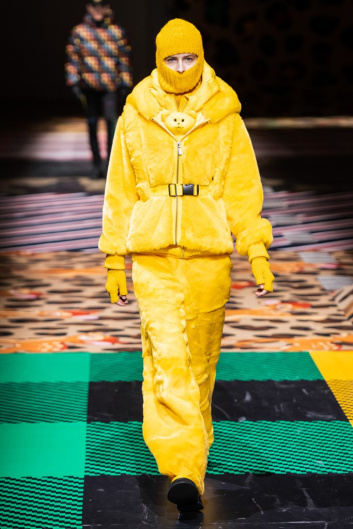 Fotoservizio/FW 20-21/WOMEN/PRESENTAZIONE/UNITED COLORS OF BENETTON/DP2/19