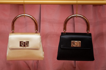 Fotoservizio/FW 20-21/WOMEN/PRESENTAZIONE/FURLA/DP2/31