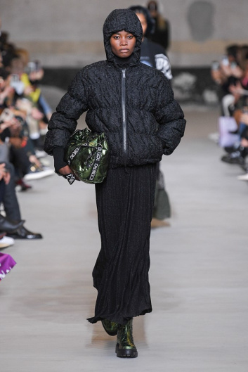 Fotoservizio/FW 20-21/WOMEN/SFILATA/ICEBERG/DP2/1