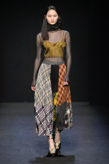 Fotoservizio/FW 20-21/WOMEN/SFILATA/CRISTIANO BURANI/DP2/3