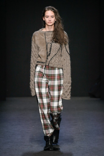 Fotoservizio/FW 20-21/WOMEN/SFILATA/CRISTIANO BURANI/DP2/0