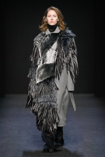 Fotoservizio/FW 20-21/WOMEN/SFILATA/CRISTIANO BURANI/DP2/3