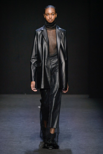 Fotoservizio/FW 20-21/WOMEN/SFILATA/CRISTIANO BURANI/DP2/16