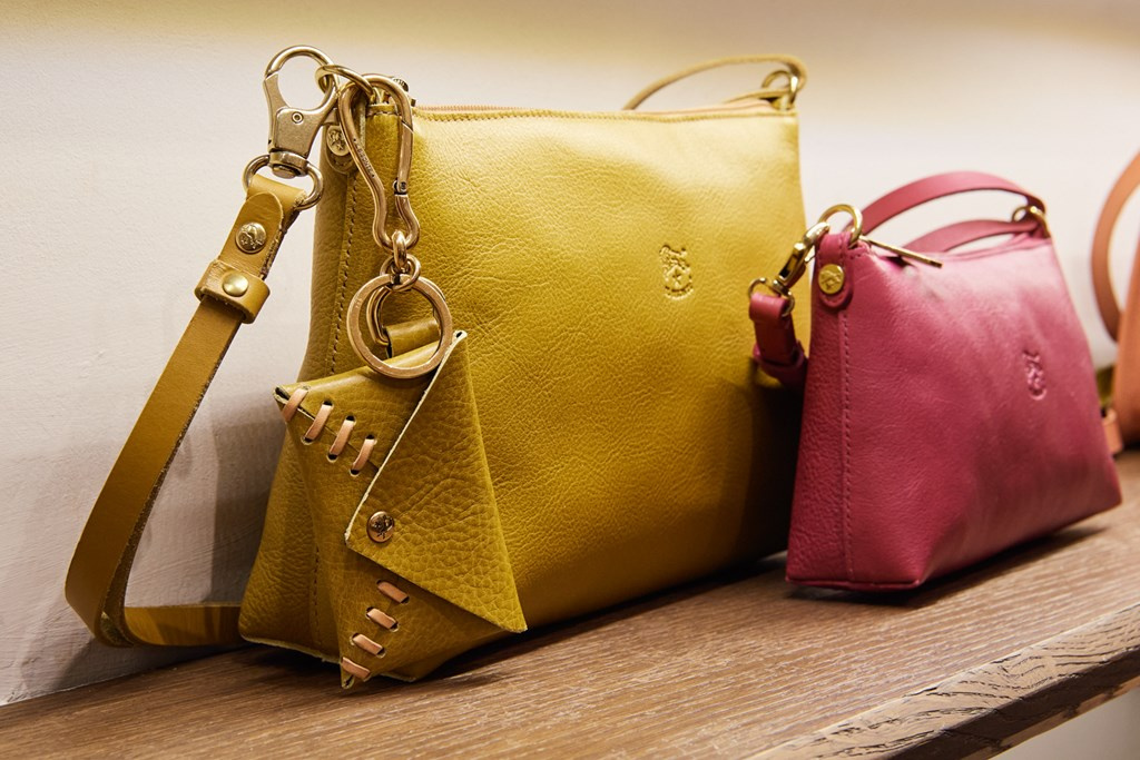 Fotoservizio/FW 20-21/WOMEN/PRESENTAZIONE/IL BISONTE/DP2/24
