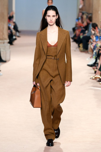 Fotoservizio/FW 20-21/WOMEN/SFILATA/SALVATORE FERRAGAMO/DP2/1