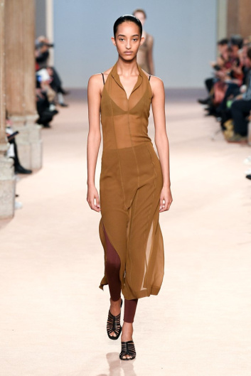 Fotoservizio/FW 20-21/WOMEN/SFILATA/SALVATORE FERRAGAMO/DP2/2
