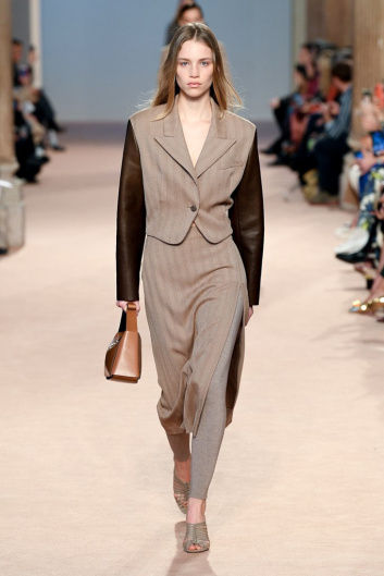 Fotoservizio/FW 20-21/WOMEN/SFILATA/SALVATORE FERRAGAMO/DP2/0