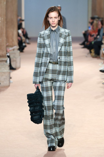 Fotoservizio/FW 20-21/WOMEN/SFILATA/SALVATORE FERRAGAMO/DP2/4