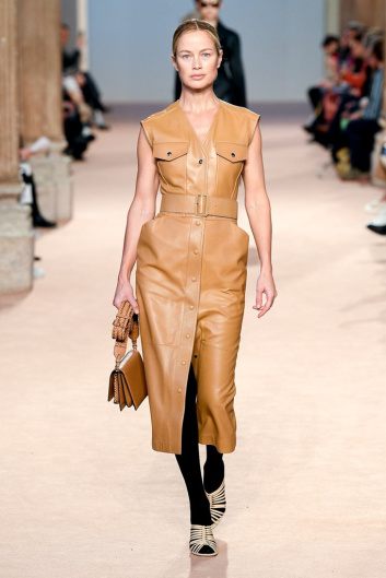 Fotoservizio/FW 20-21/WOMEN/SFILATA/SALVATORE FERRAGAMO/DP2/2