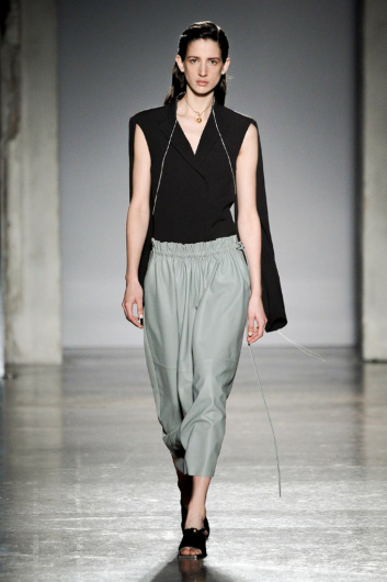 Fotoservizio/FW 20-21/WOMEN/SFILATA/GABRIELE COLANGELO/DP2/4