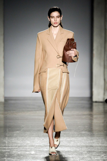 Fotoservizio/FW 20-21/WOMEN/SFILATA/GABRIELE COLANGELO/DP2/0