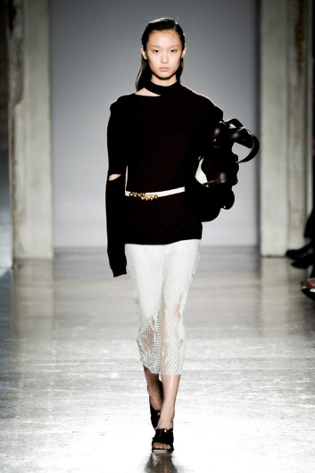 Fotoservizio/FW 20-21/WOMEN/SFILATA/GABRIELE COLANGELO/DP2/1