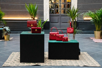Fotoservizio/FW 20-21/WOMEN/PRESENTAZIONE/AMATO DANIELE/DP2/38