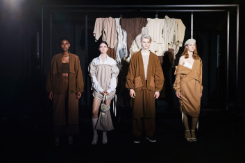 Fotoservizio/FW 20-21/WOMEN/PRESENTAZIONE/FLAVIA LA ROCCA/DP2/6