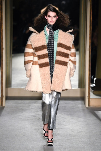 Fotoservizio/FW 20-21/WOMEN/SFILATA/PHILOSOPHY DI LORENZO SERAFINI/DP2/2